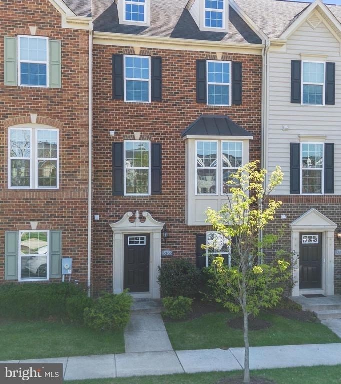 5365 S Center Drive - Photo 0