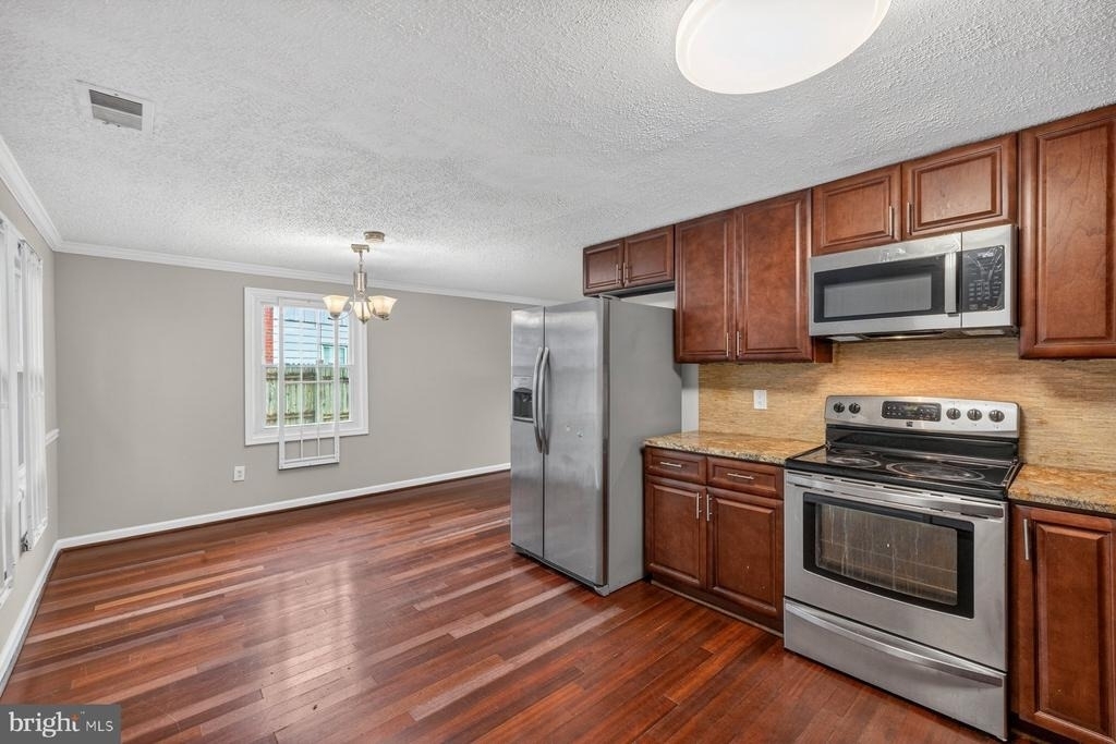 7711 Burnside Road - Photo 4
