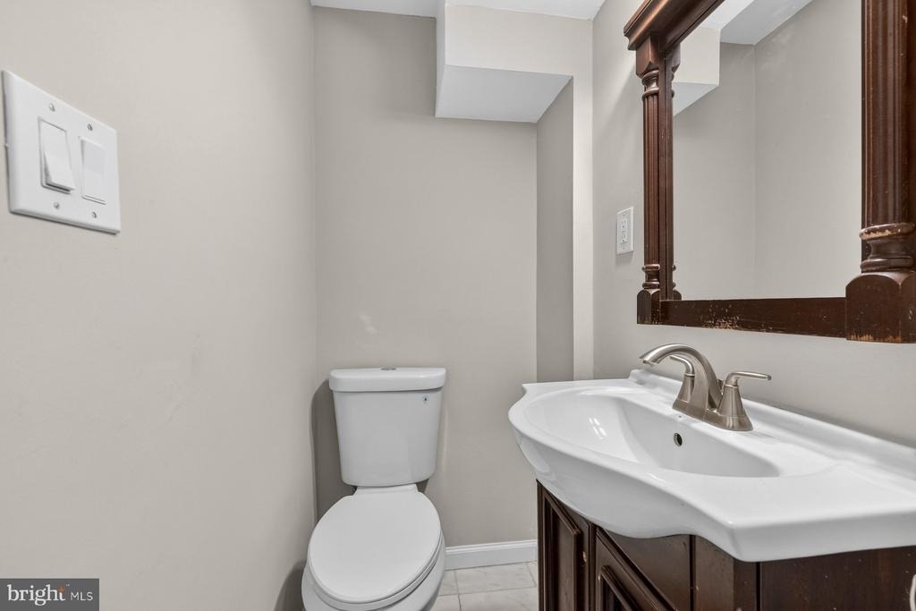 7711 Burnside Road - Photo 12