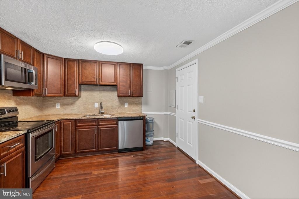 7711 Burnside Road - Photo 5