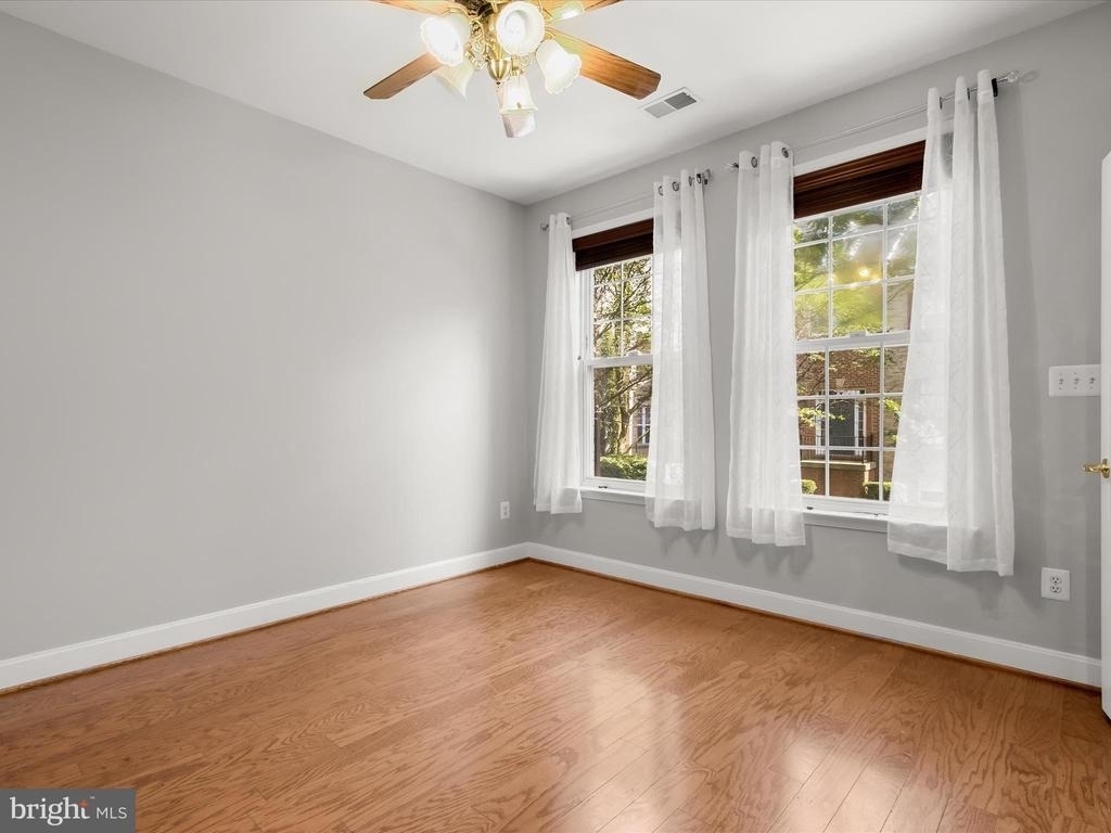 563 Pelican Avenue - Photo 10