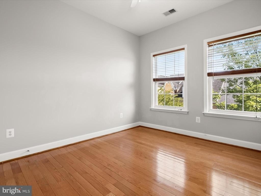 563 Pelican Avenue - Photo 32