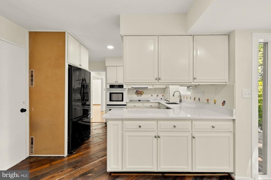8416 Fox Run - Photo 21