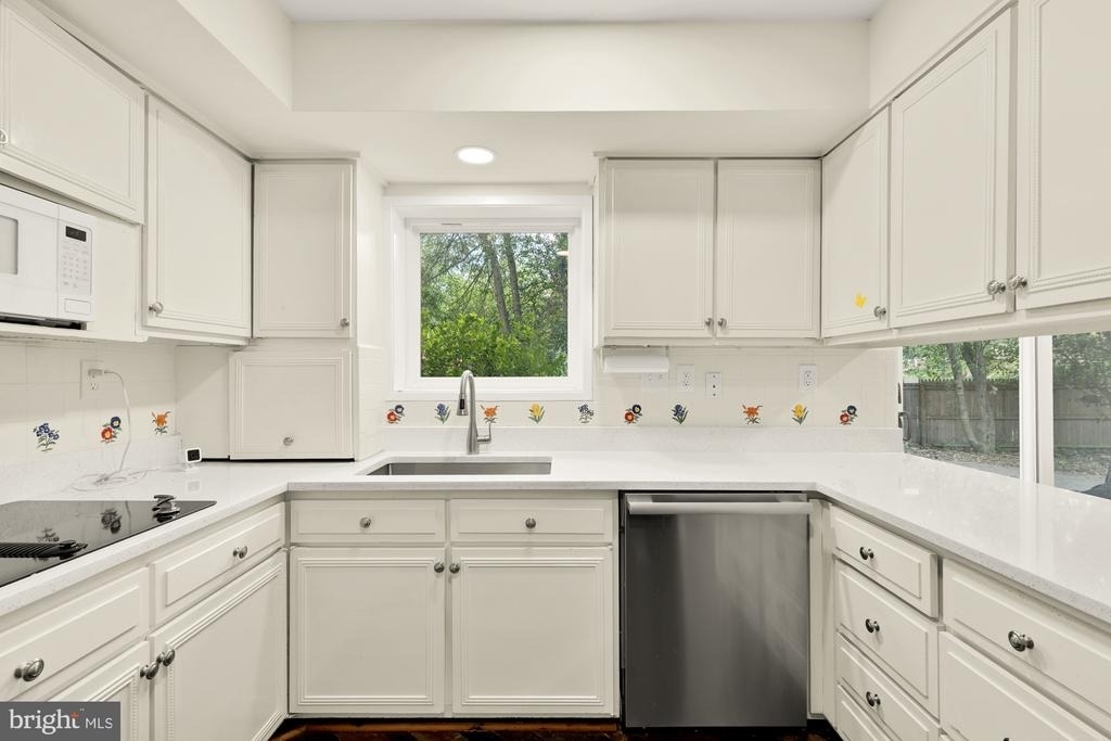 8416 Fox Run - Photo 16