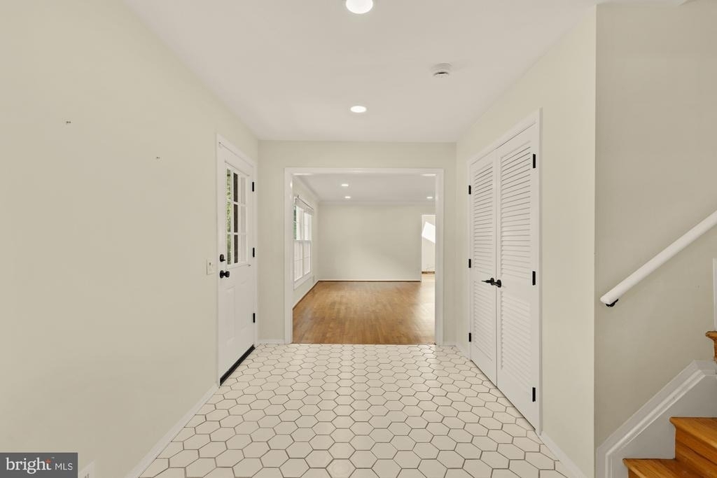 8416 Fox Run - Photo 6