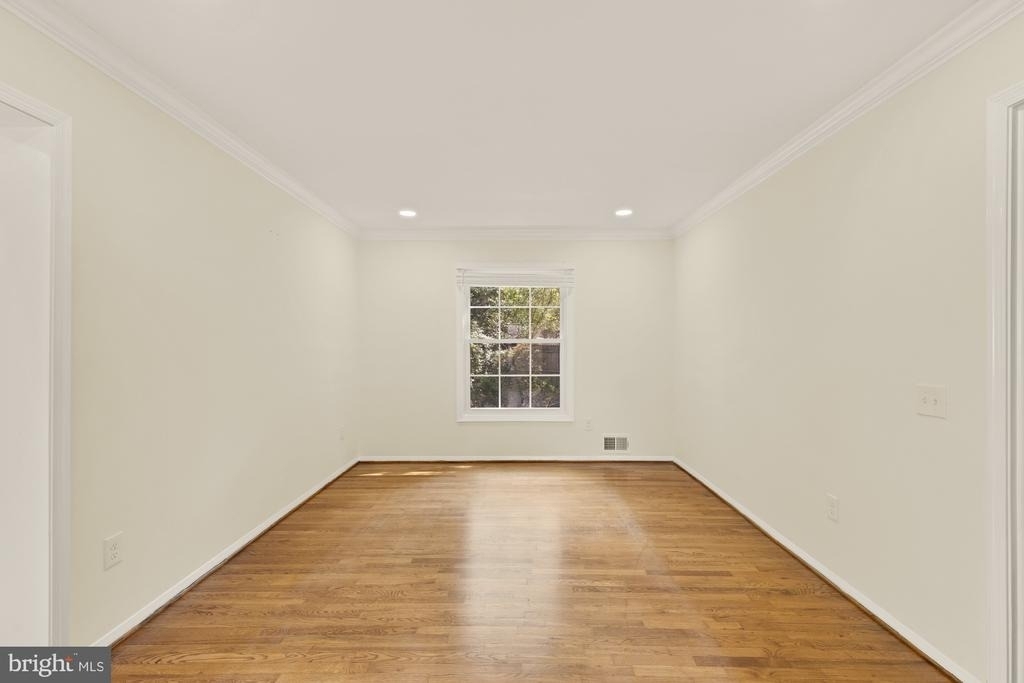 8416 Fox Run - Photo 9