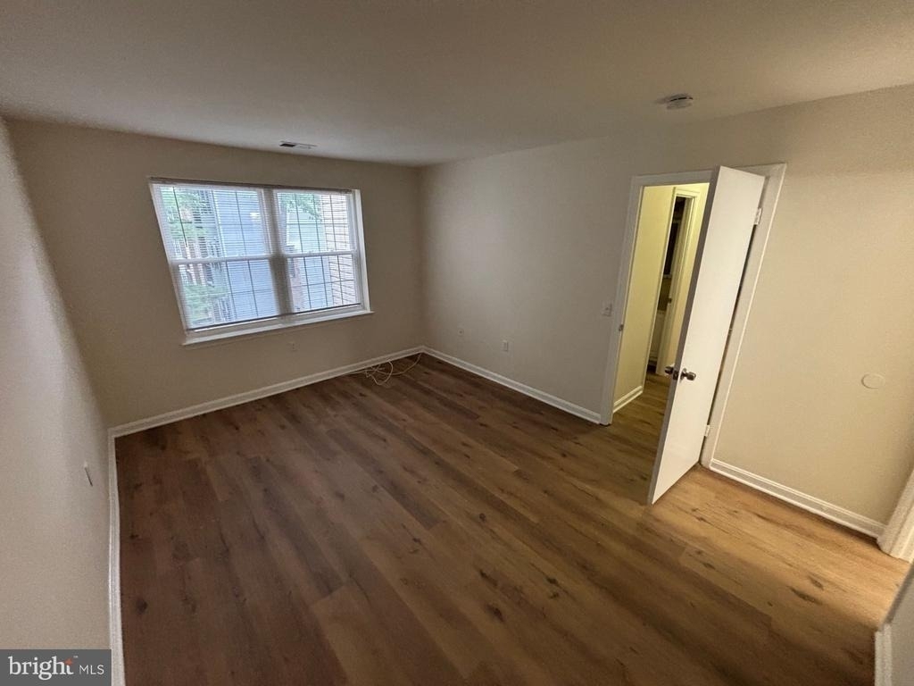 18318 Streamside Drive - Photo 5