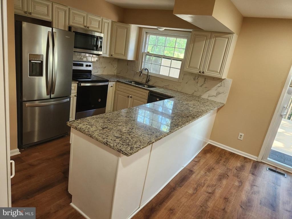 17027 Catalpa Court - Photo 3