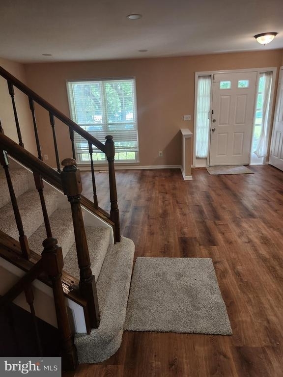 17027 Catalpa Court - Photo 2