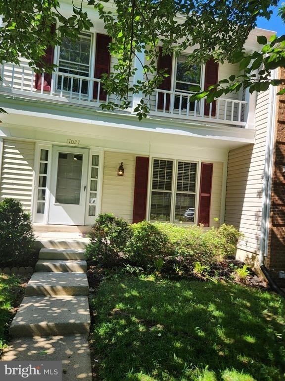 17027 Catalpa Court - Photo 0