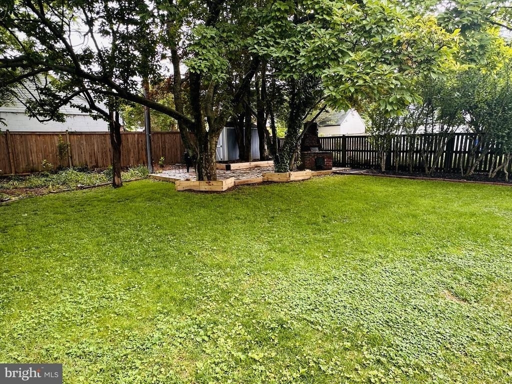 110 W 14th Street - Photo 12