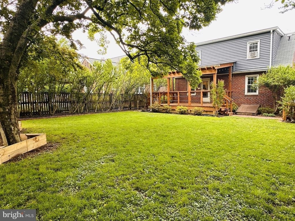 110 W 14th Street - Photo 16