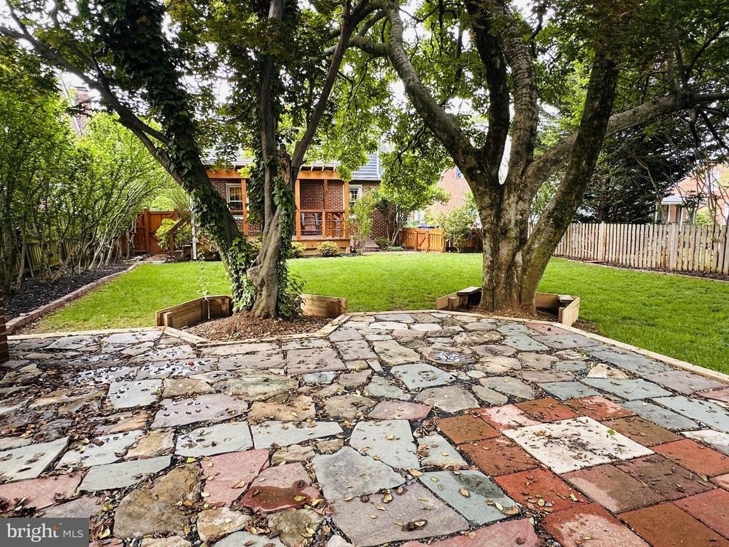 110 W 14th Street - Photo 15