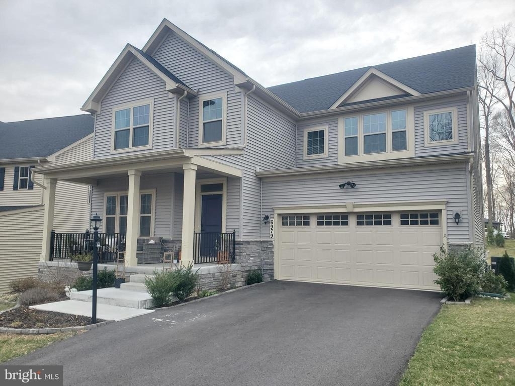 6979 Mandalong Way - Photo 0