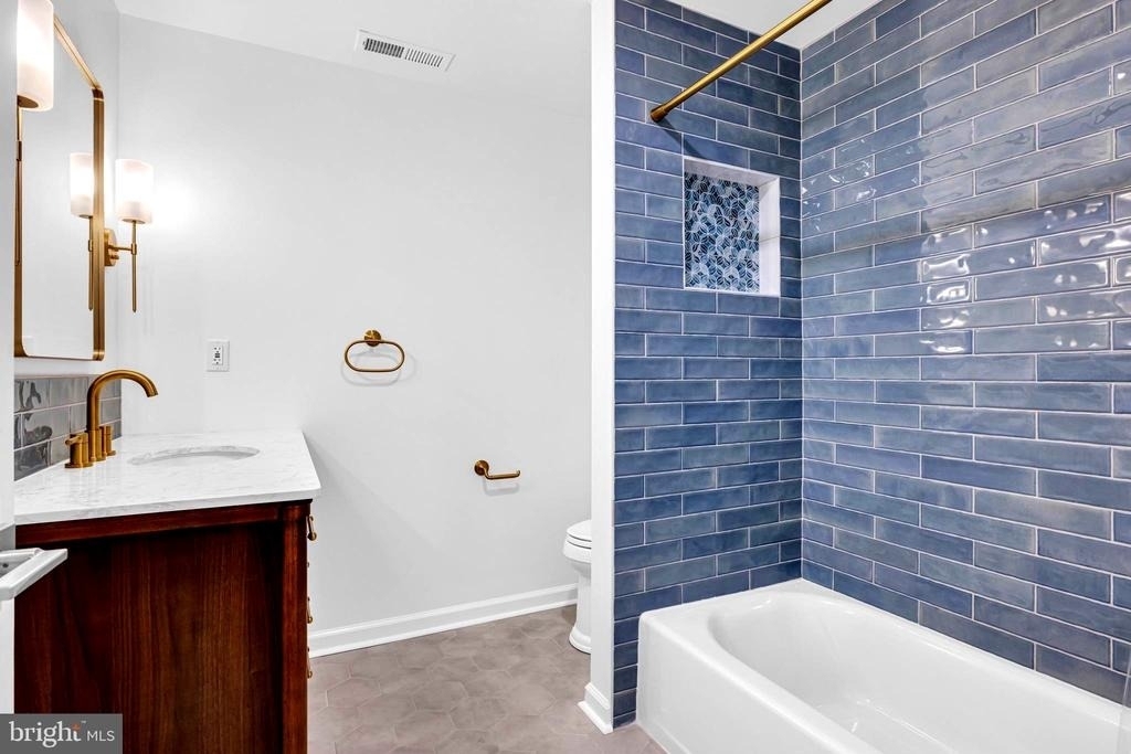 304 Academy Street - Photo 16
