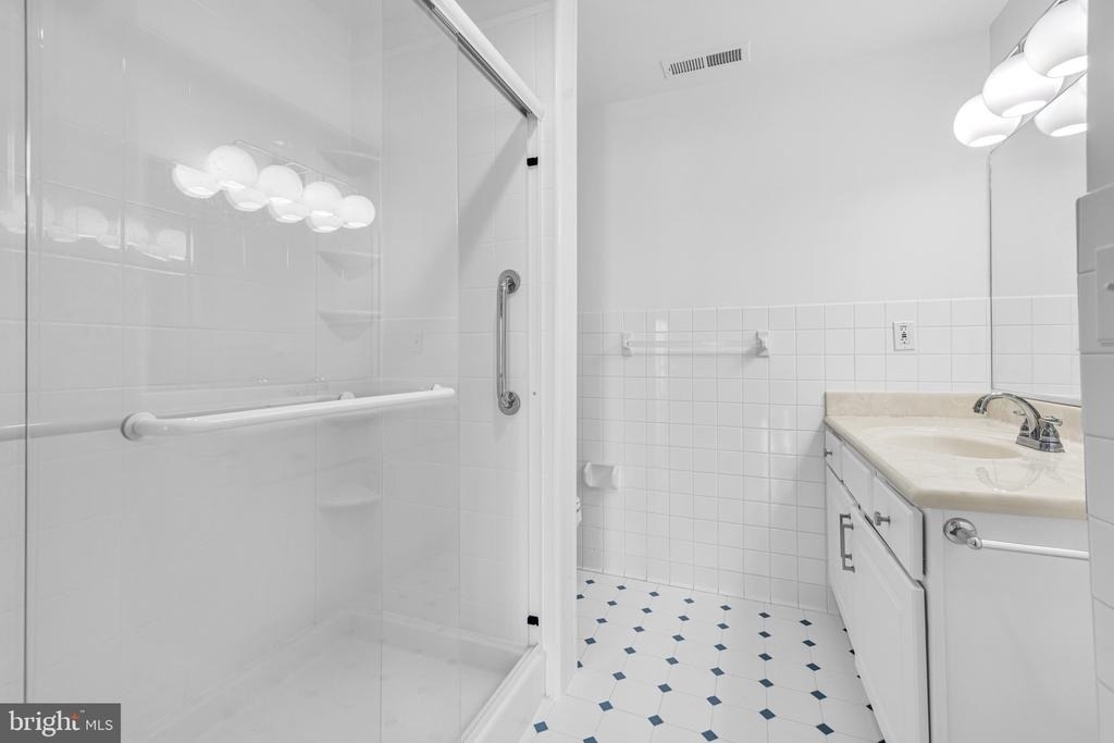 304 Academy Street - Photo 12