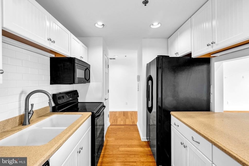 304 Academy Street - Photo 7