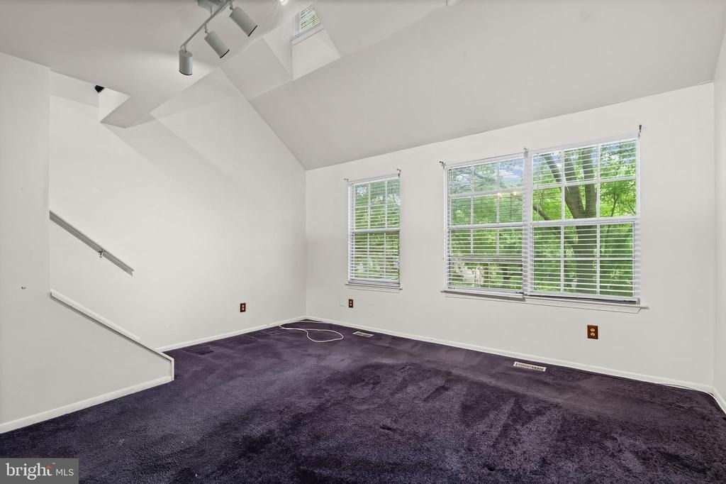 6957 Rockfield Road - Photo 11