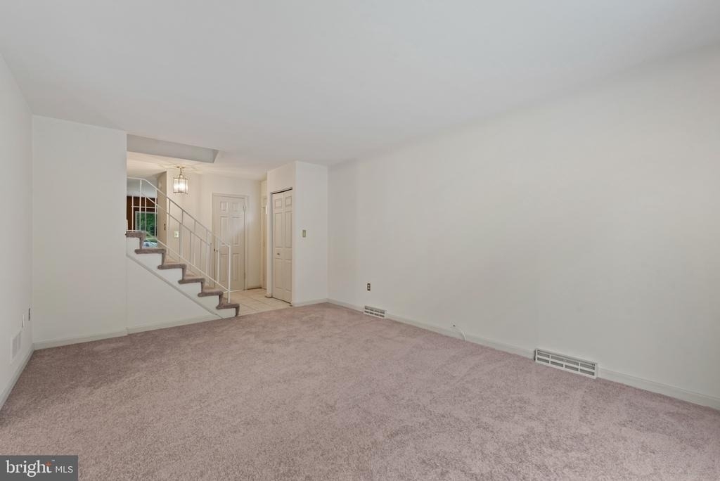 2001 Vista Lane - Photo 5