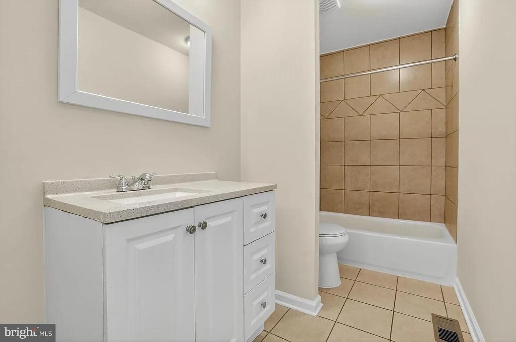 814 Showell Court - Photo 9