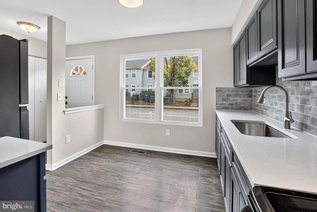 814 Showell Court - Photo 3