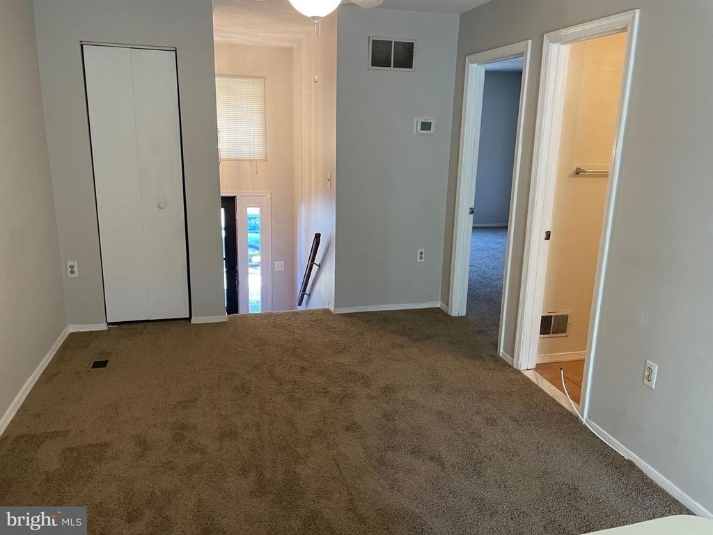 527 Greenblades Court - Photo 3