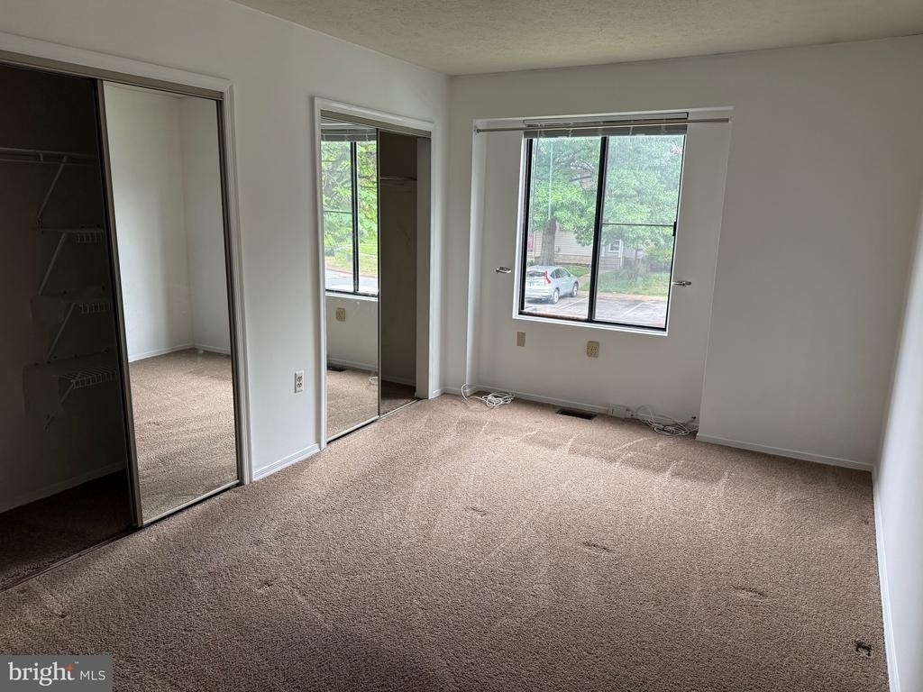 527 Greenblades Court - Photo 20