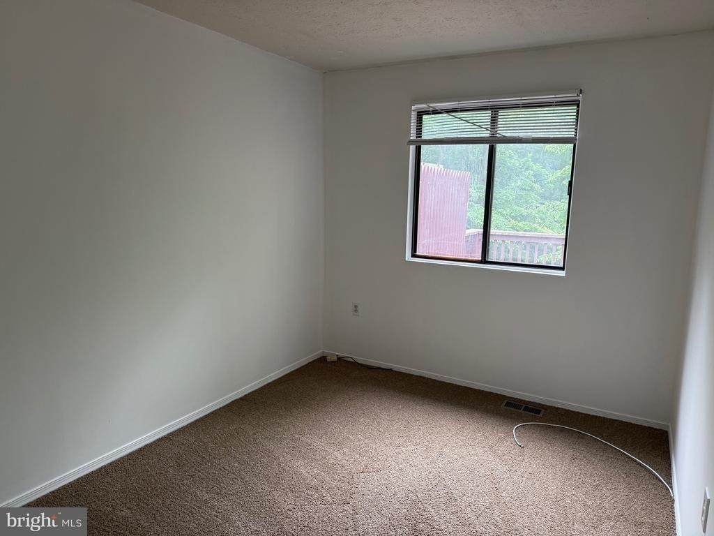 527 Greenblades Court - Photo 19