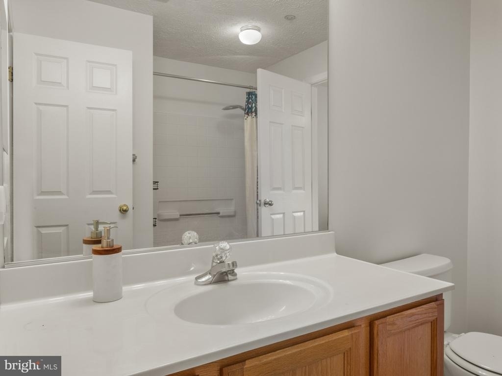 2002 Phillips Terrace - Photo 16