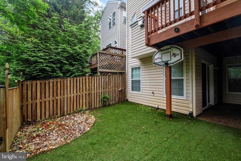824 Stonehurst Court - Photo 33