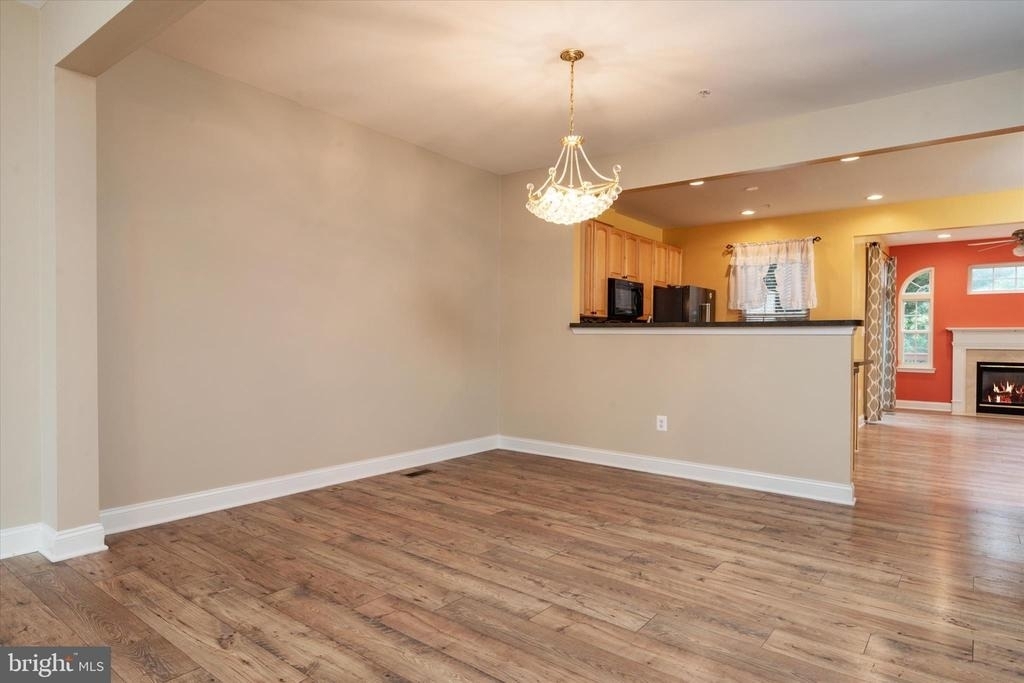 824 Stonehurst Court - Photo 6