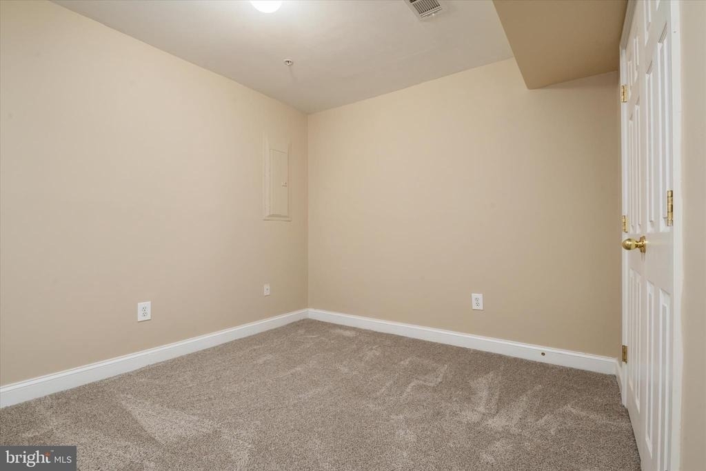 824 Stonehurst Court - Photo 29