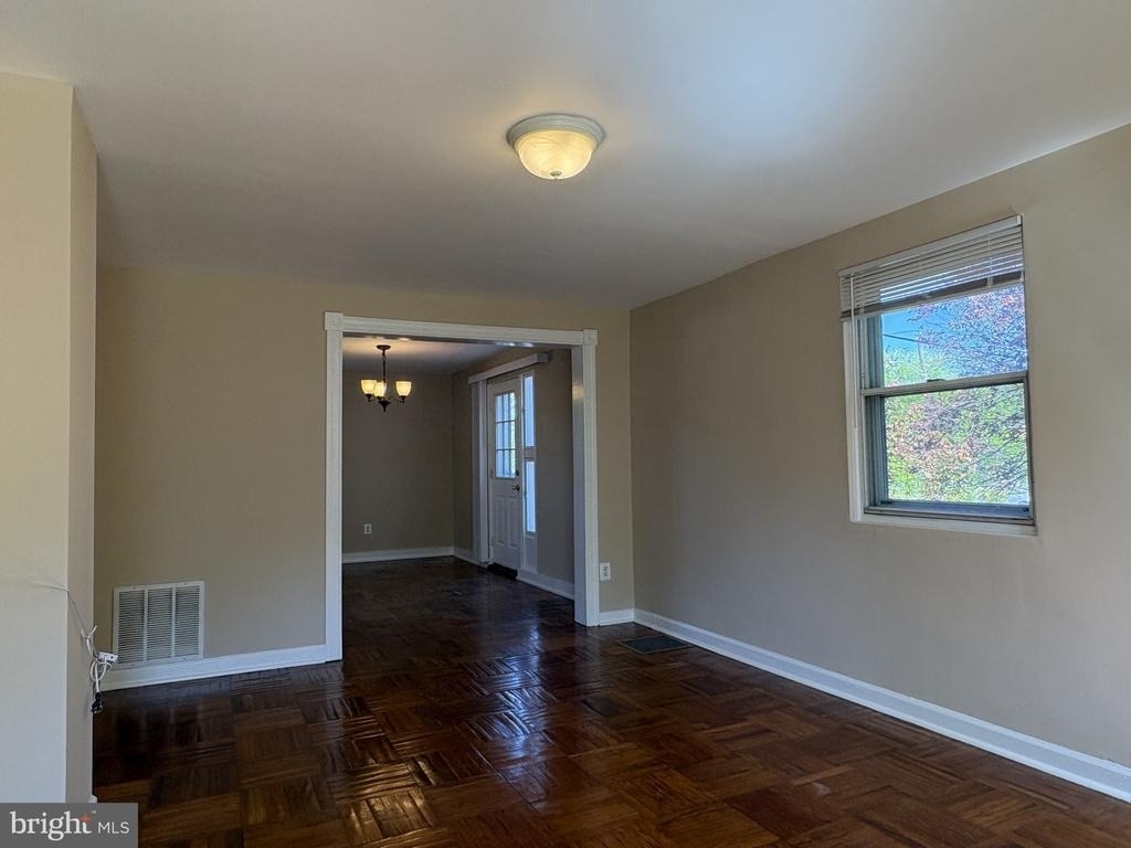 54 Madison Drive - Photo 2