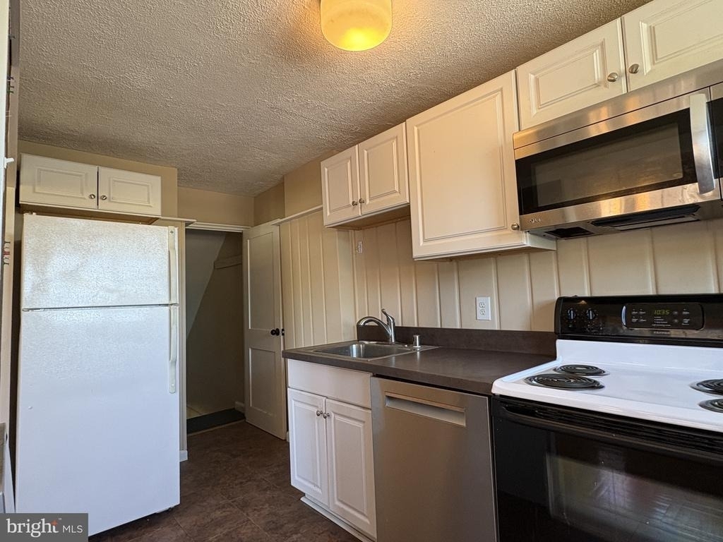 54 Madison Drive - Photo 12