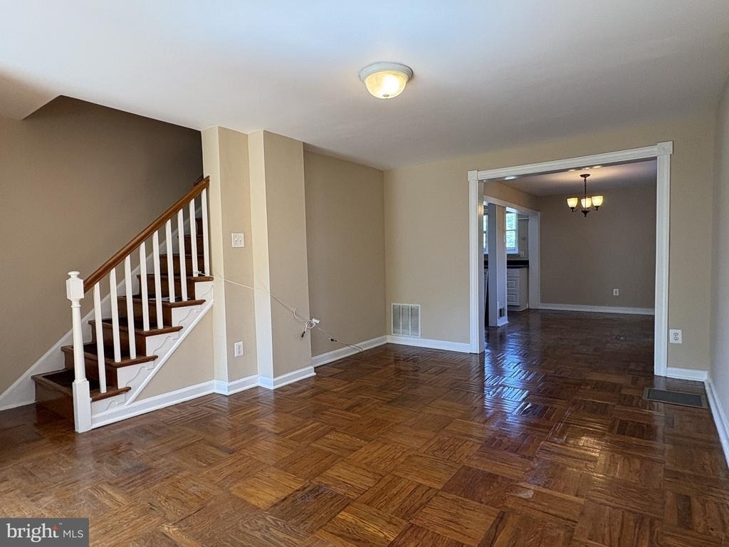 54 Madison Drive - Photo 4