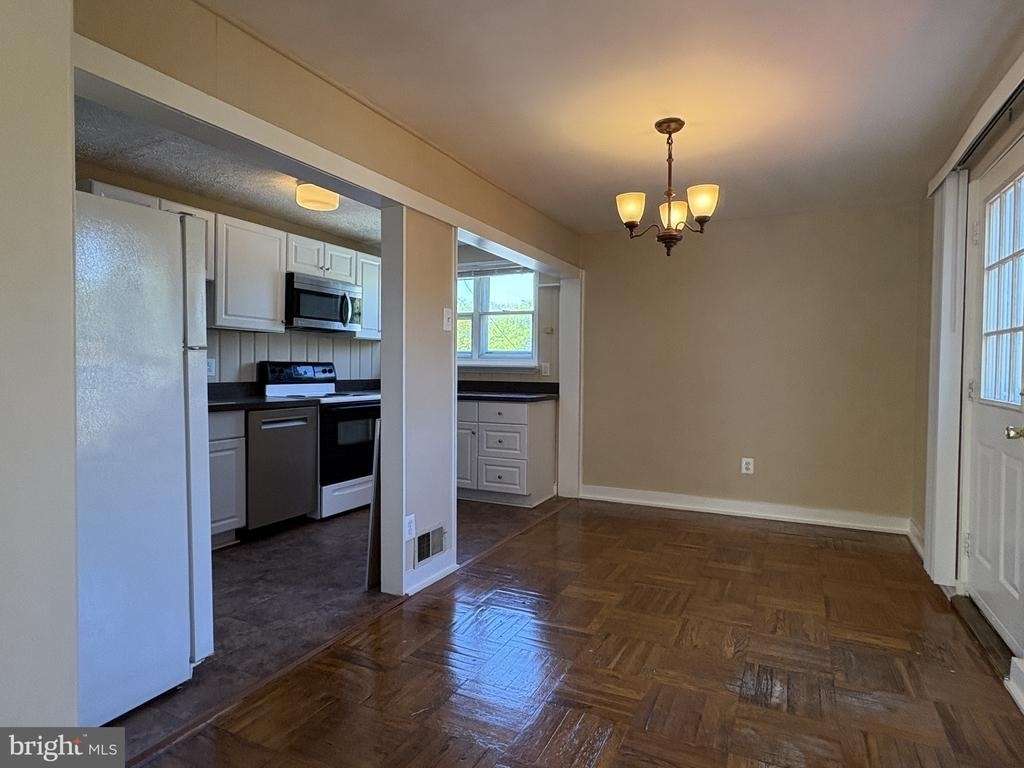 54 Madison Drive - Photo 5