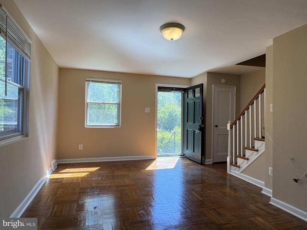 54 Madison Drive - Photo 3