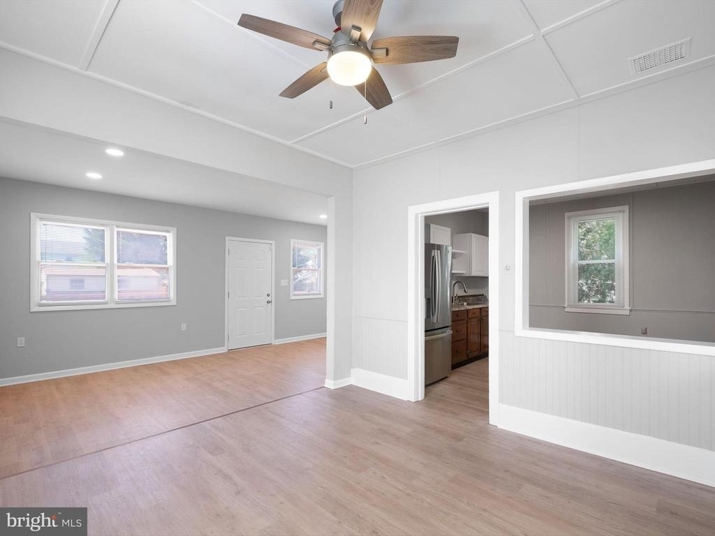 114 Baldt Ave - Photo 3