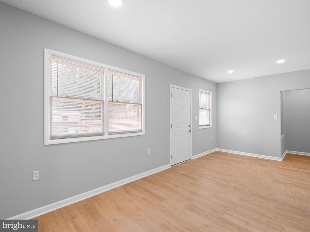 114 Baldt Ave - Photo 5
