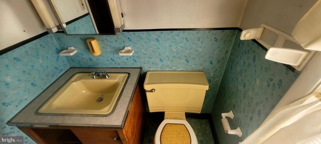 832 Evanson Road - Photo 24