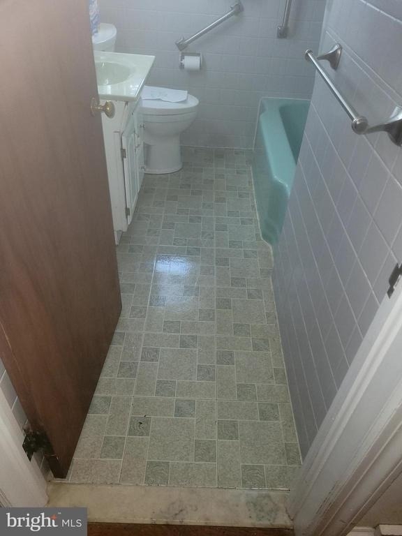 832 Evanson Road - Photo 13