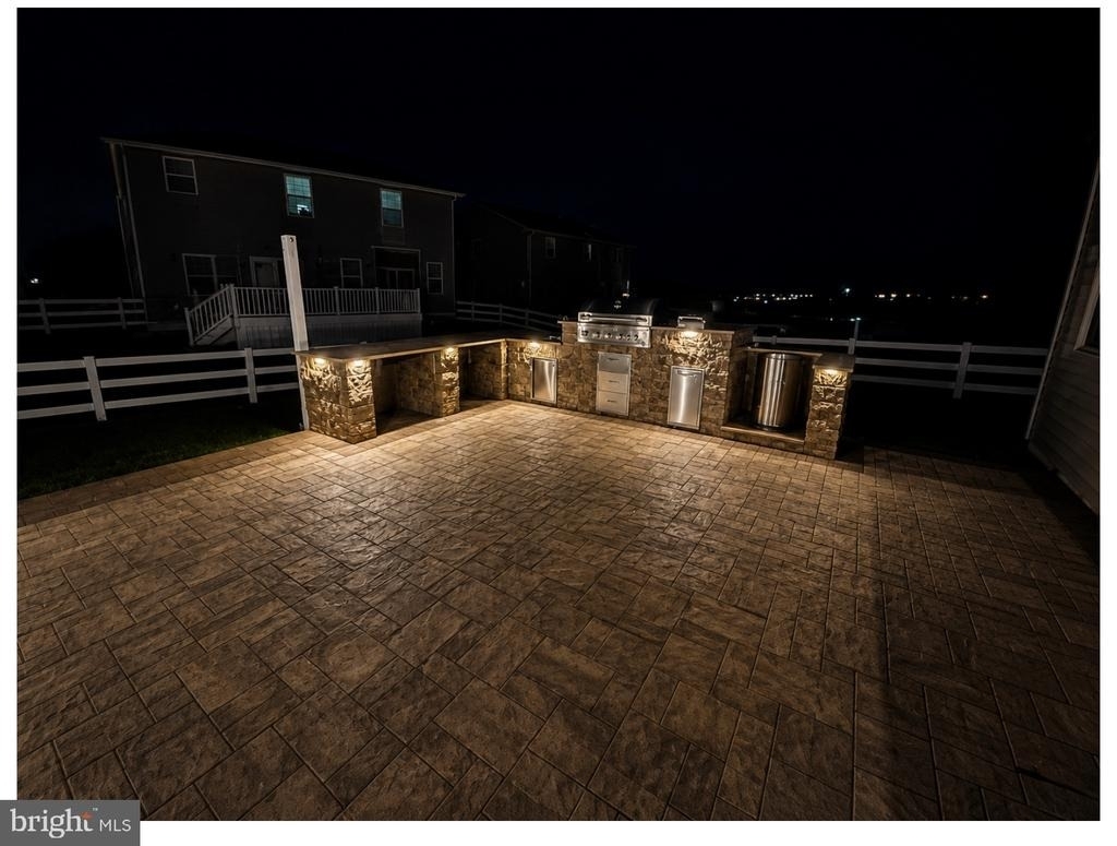 805 Llanelli Drive - Photo 9