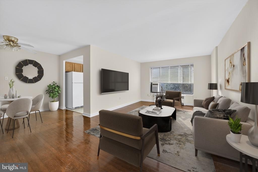 1010 G Street Ne - Photo 3