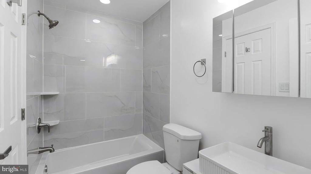 1028 Kenyon Street Nw - Photo 15