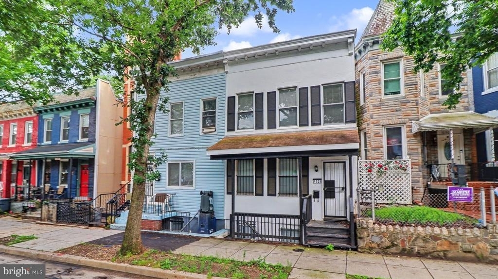 1028 Kenyon Street Nw - Photo 1