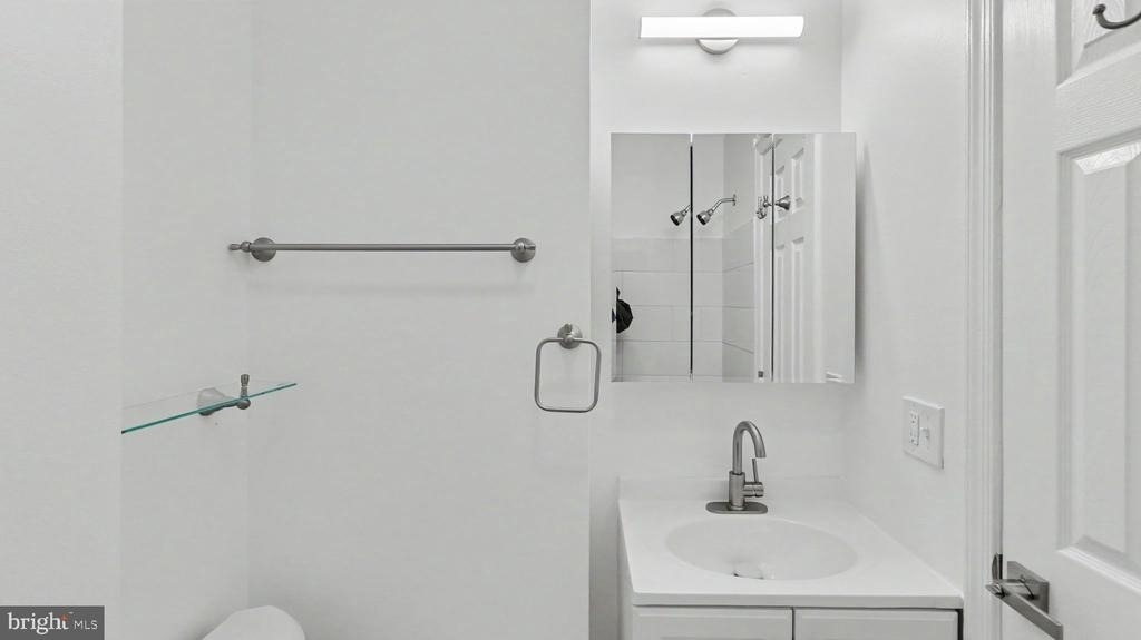 1028 Kenyon Street Nw - Photo 12