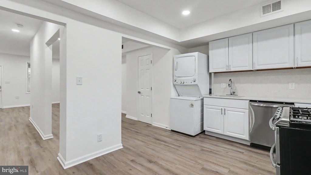 1028 Kenyon Street Nw - Photo 5