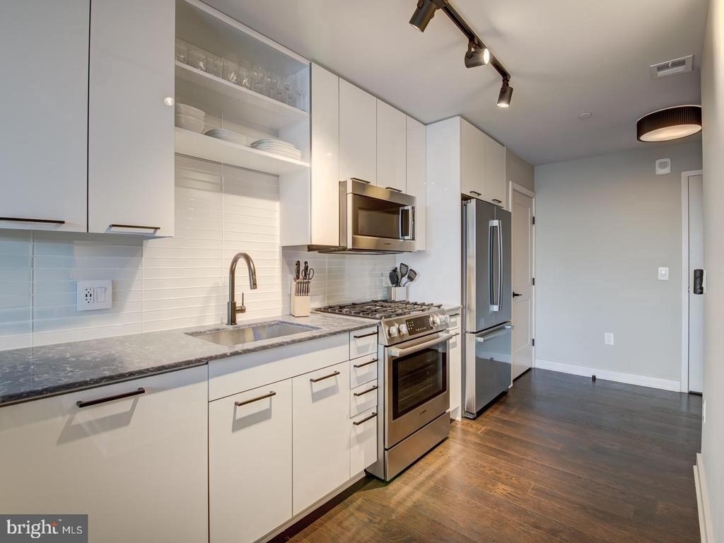 70 N Street Se - Photo 5