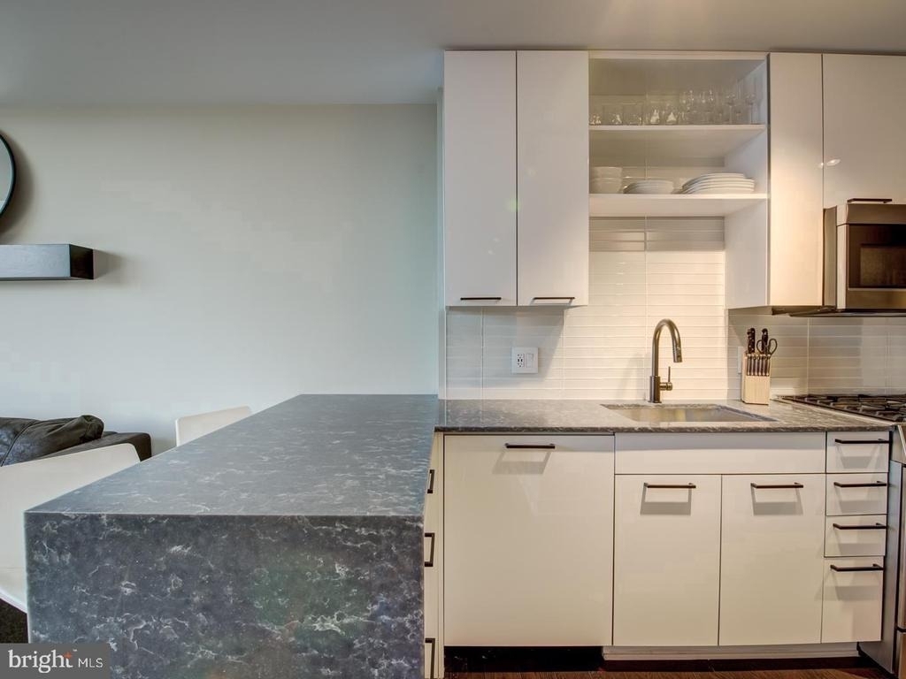 70 N Street Se - Photo 8