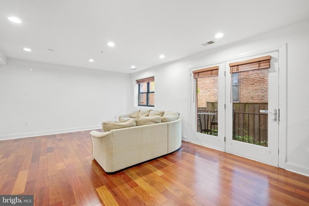 1354 Euclid Street Nw - Photo 3